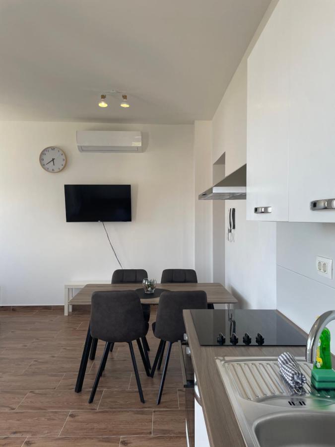 A&A Apartments By The Sea Trogir Ngoại thất bức ảnh