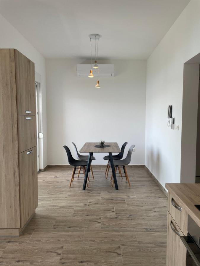 A&A Apartments By The Sea Trogir Ngoại thất bức ảnh